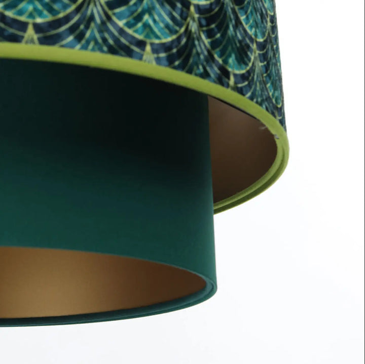 Suspension luminaire doblò verte et dorée avec abat-jour étagé motif plume de paon style art déco