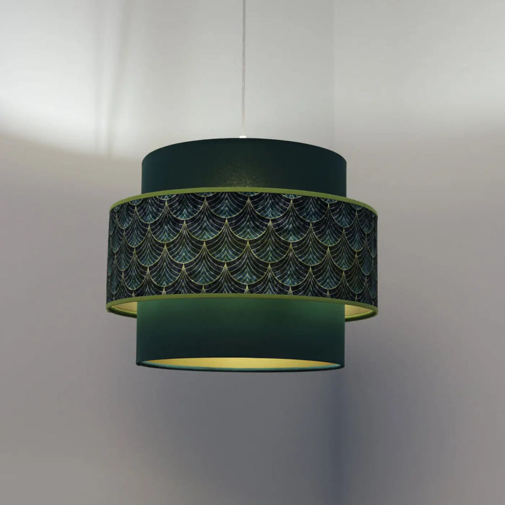 Suspension luminaire doblo verte avec motif art déco métallique et bordure dorée élégante en plusieurs niveaux
