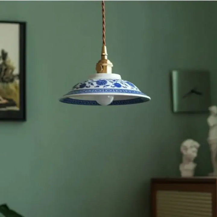 Suspension luminaire vintage en céramique bleue style raffiné