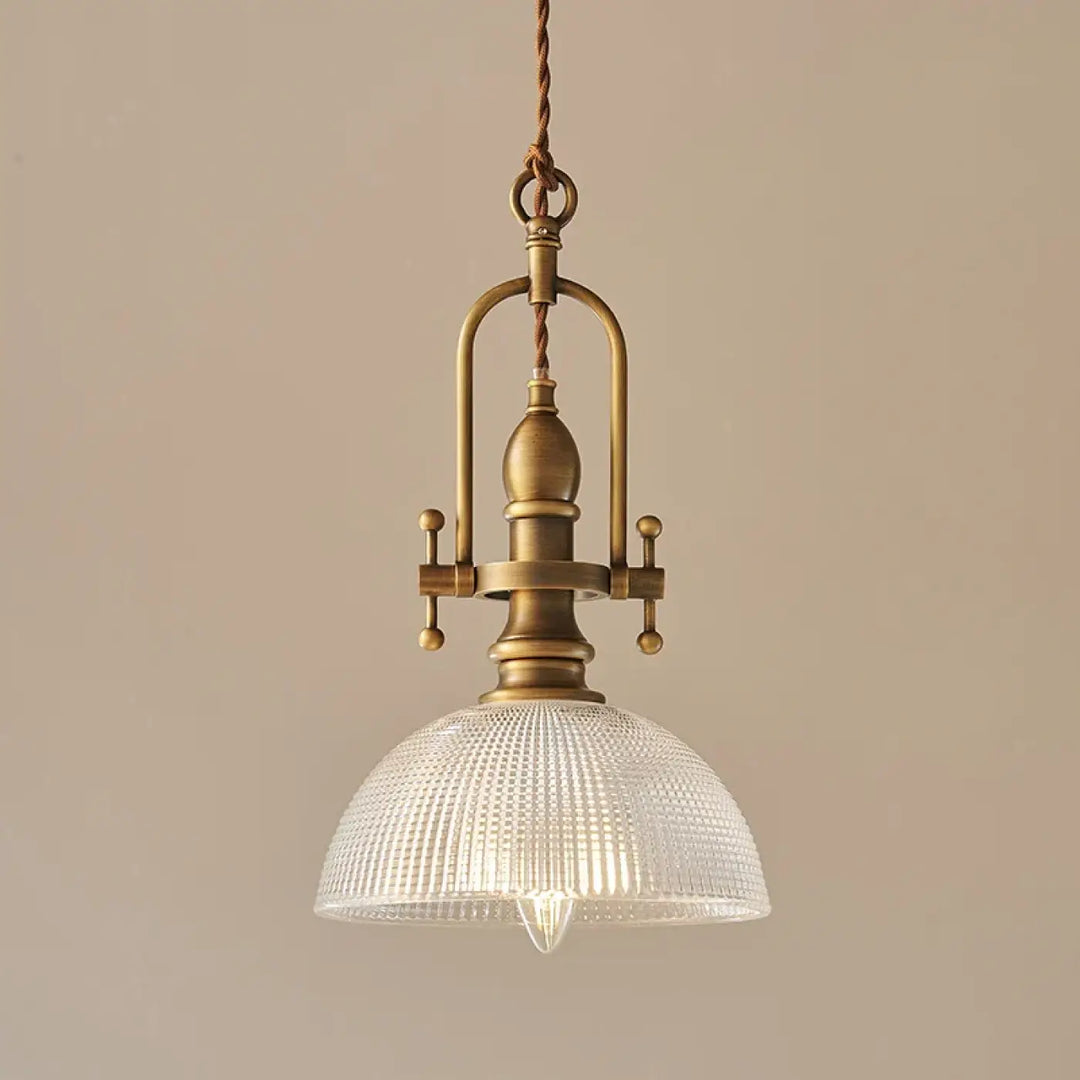 Suspension luminaire vintage en laiton doré et verre strié raffiné