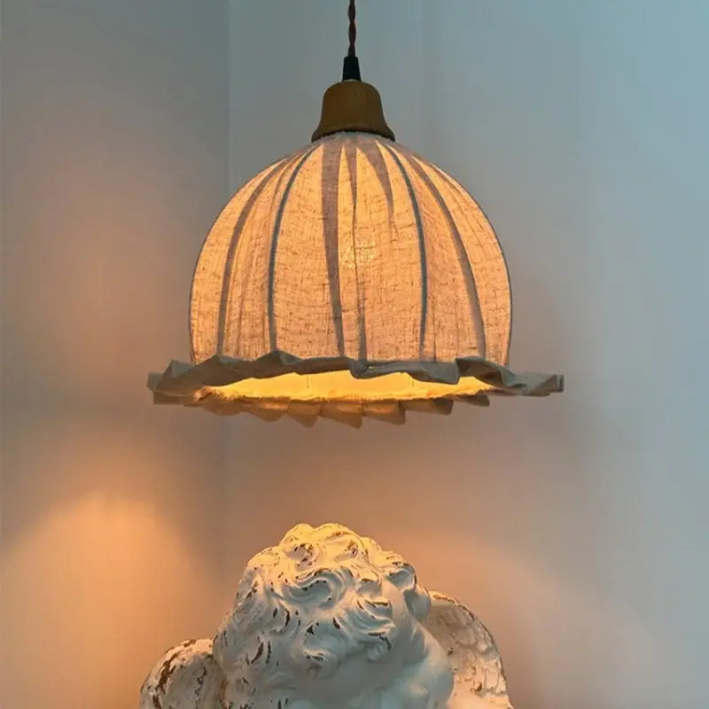 Suspension luminaire vintage en lin avec base en bois naturel