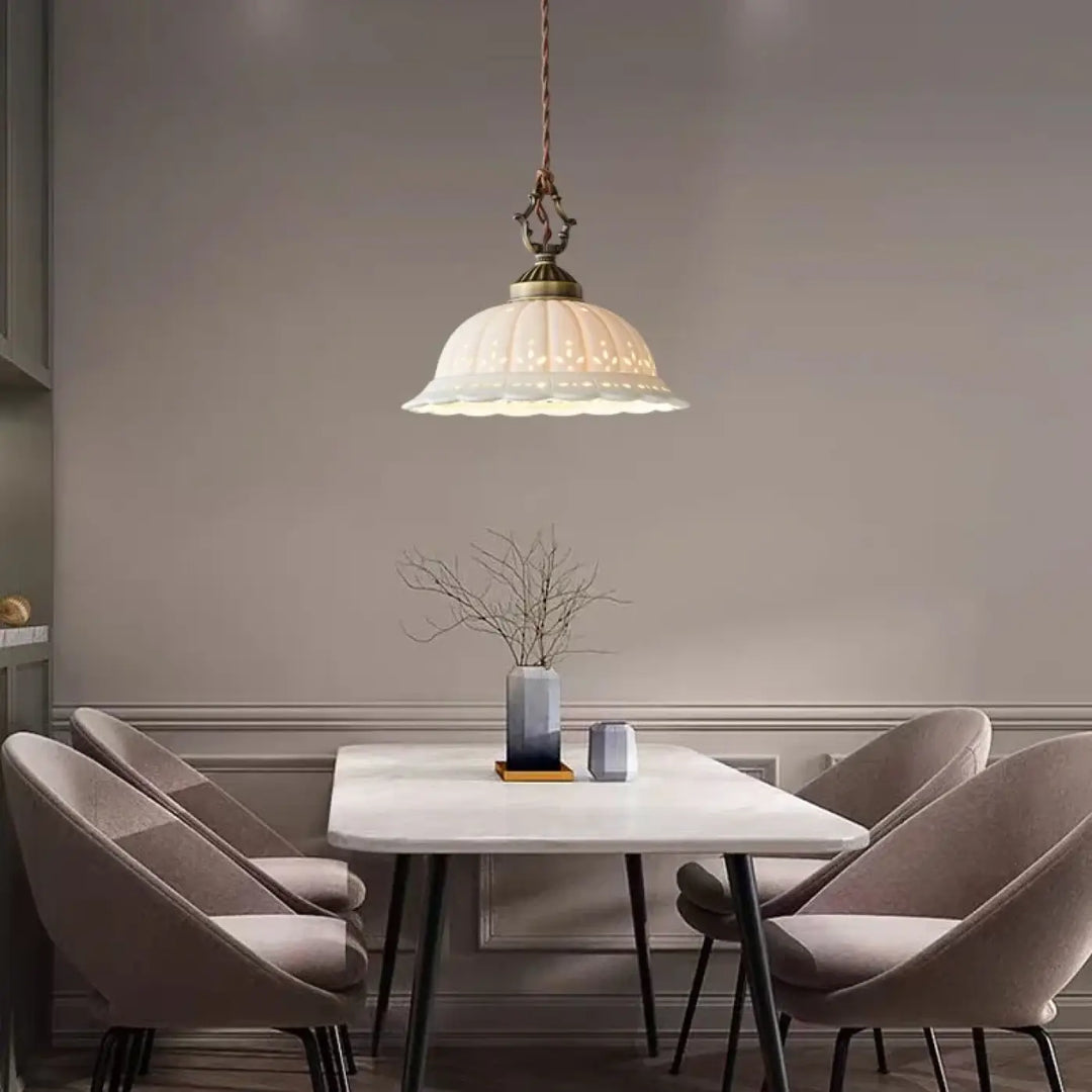 Suspension luminaire vintage en verre au style antique