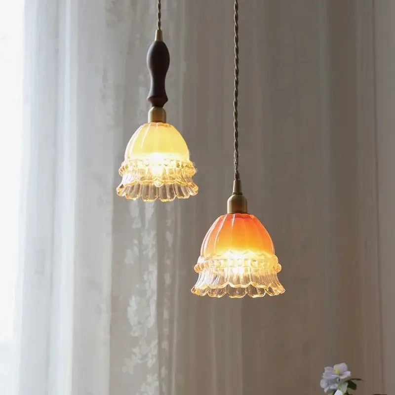 Suspension luminaire vintage en verre au style rétro chic ambré