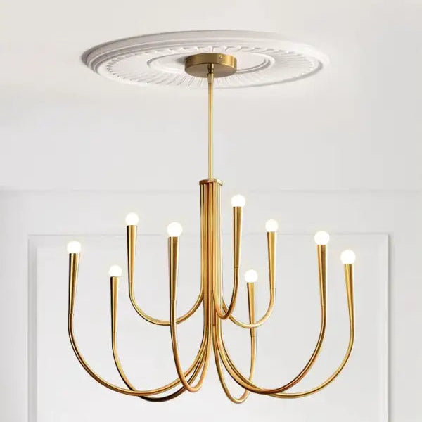 Suspension lustre en métal doré au design chandelier revisité

