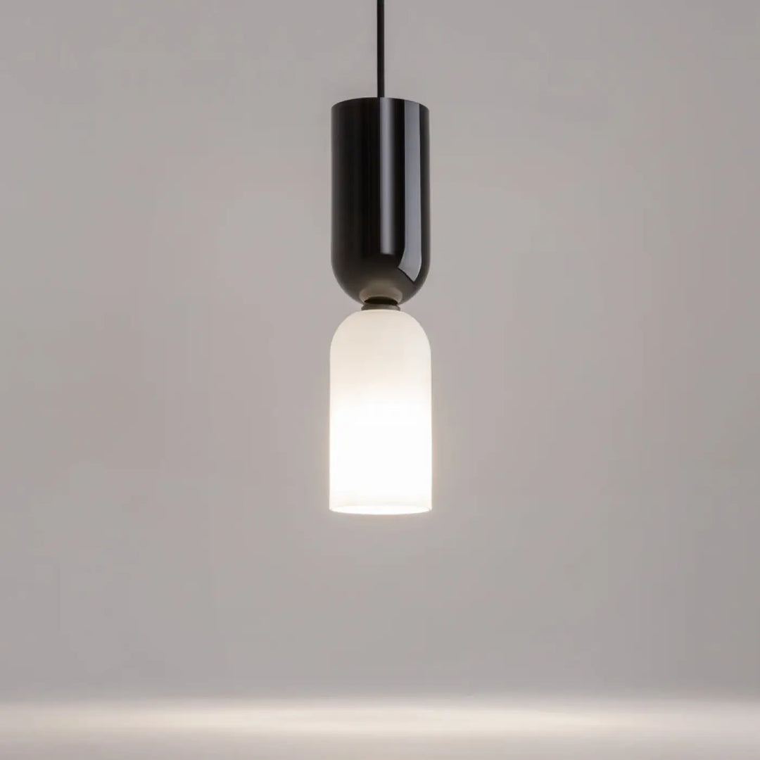 Suspension memory petit tube noir cylindrique avec abat-jour en verre dépoli pour éclairage intérieur