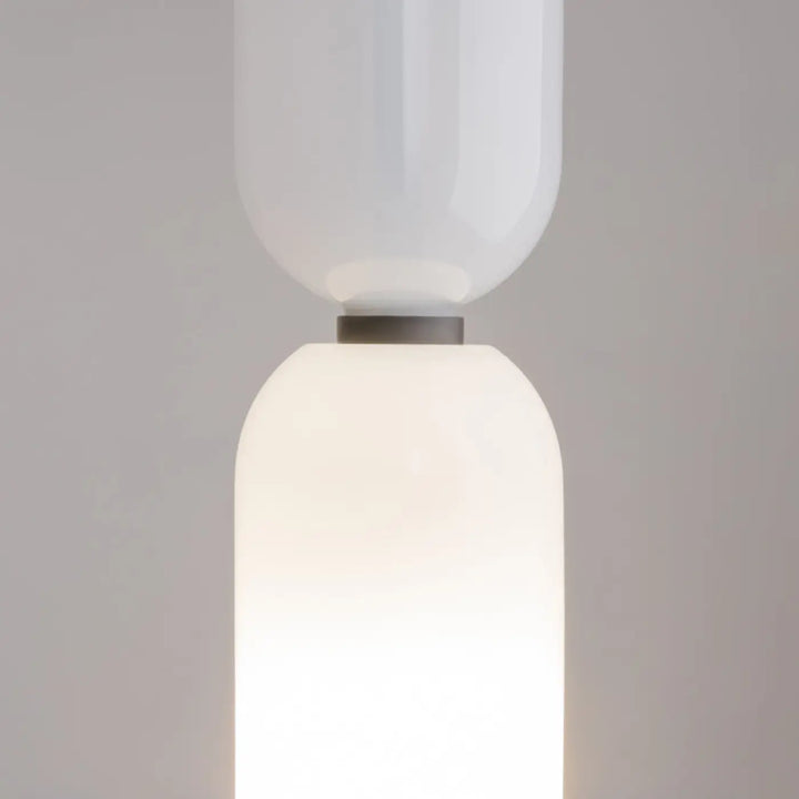 Suspension luminaire memory petit tube avec abat-jour en verre blanc givré design minimaliste et moderne