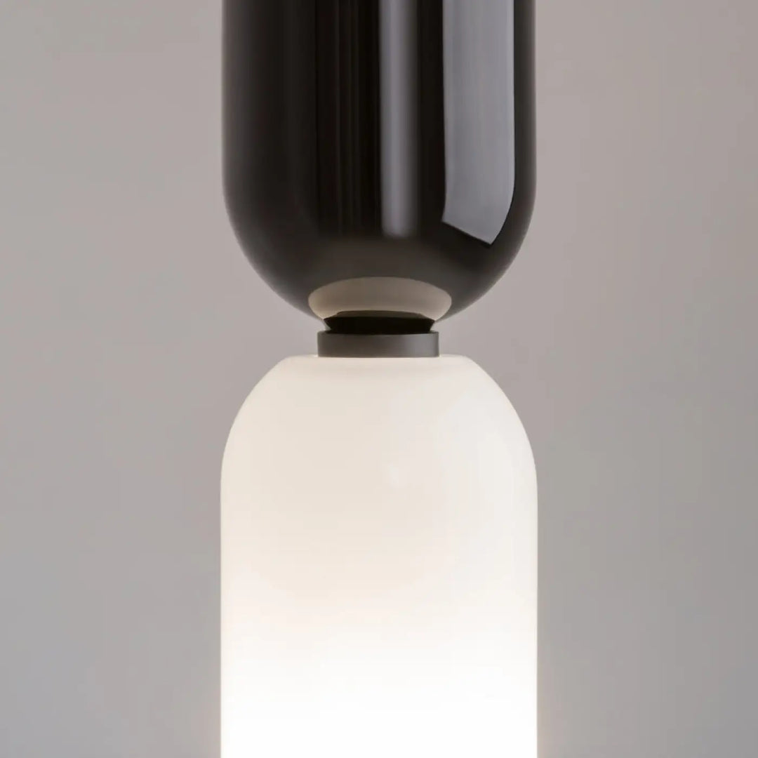 Luminaire suspension memory petit tube bicolore noir et blanc givré avec design moderne et élégant