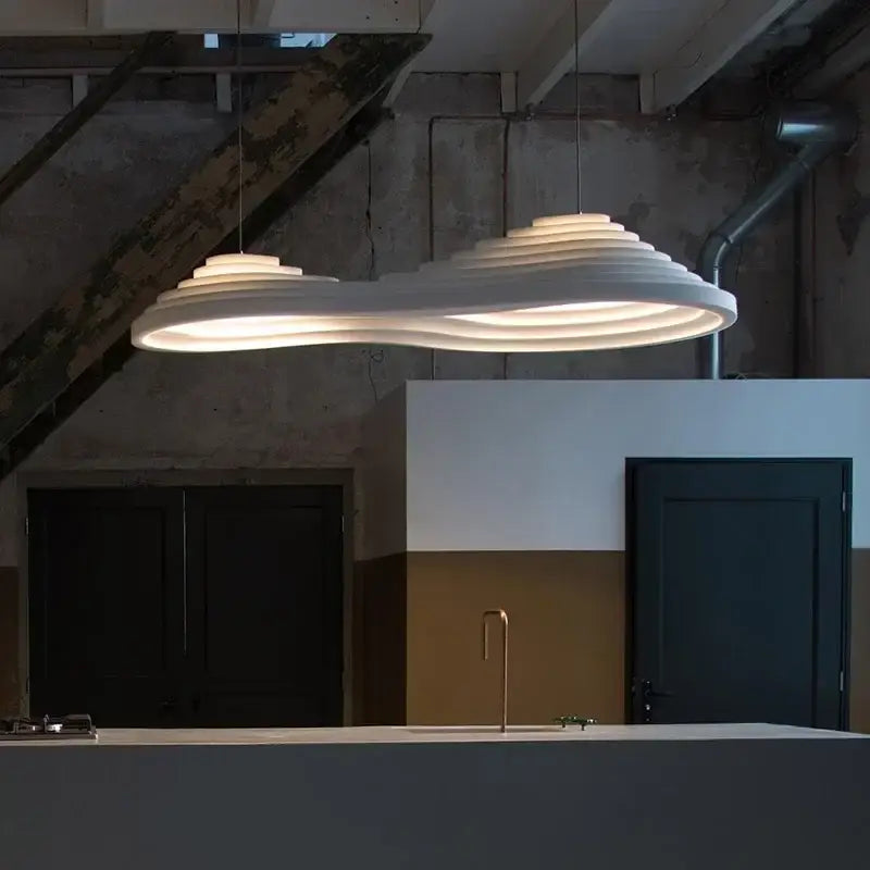 Suspension moderne en spirale conique style architectural

