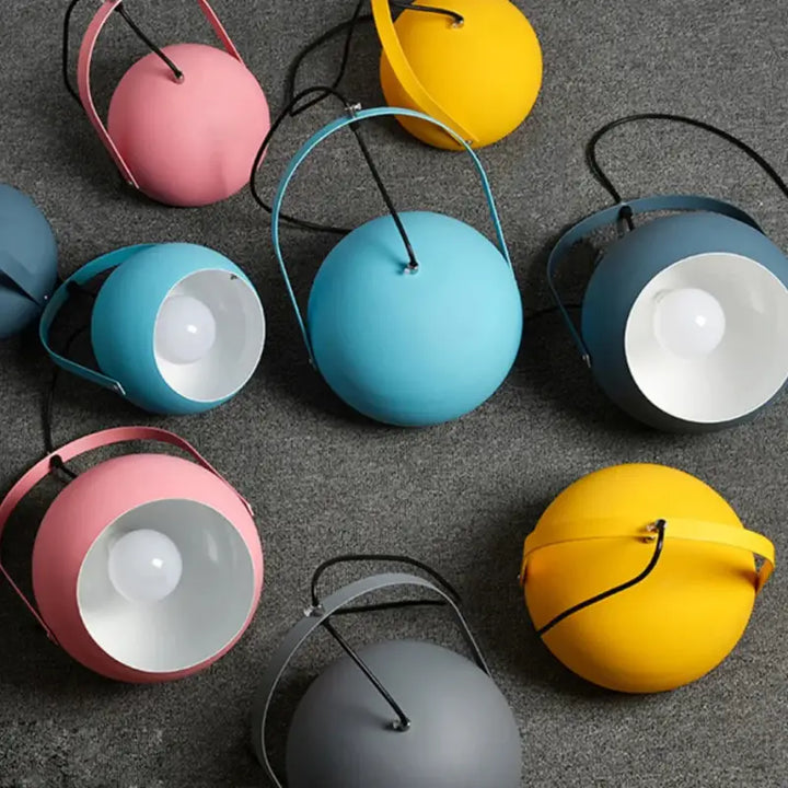 Suspension moderne métal coloré style industriel élégant