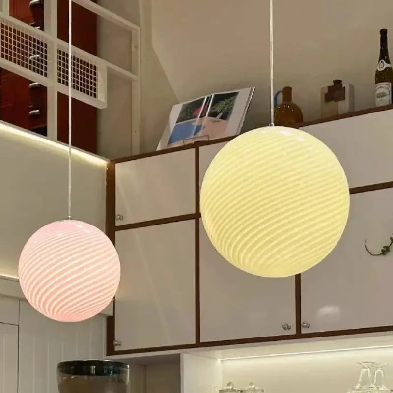 Suspension Moderne en Verre Coloré pour Intérieur Élégant