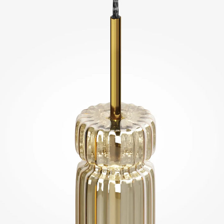 Suspension ordo verre teinté dorée avec pendentif en verre strié et tige métallique élégante pour suspension ordo led