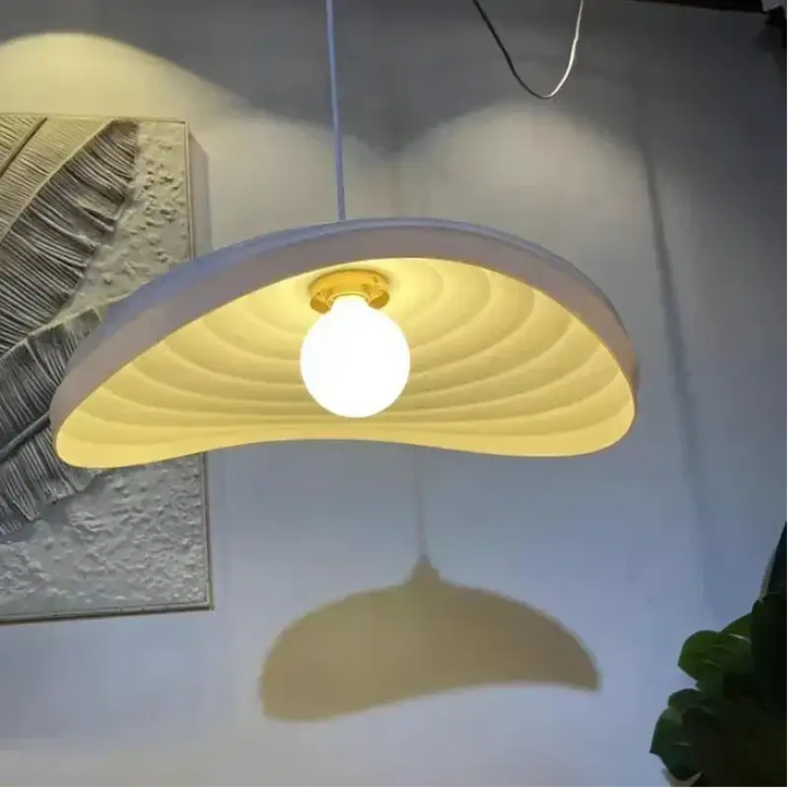 Suspension organique blanche design sculpté style élégant