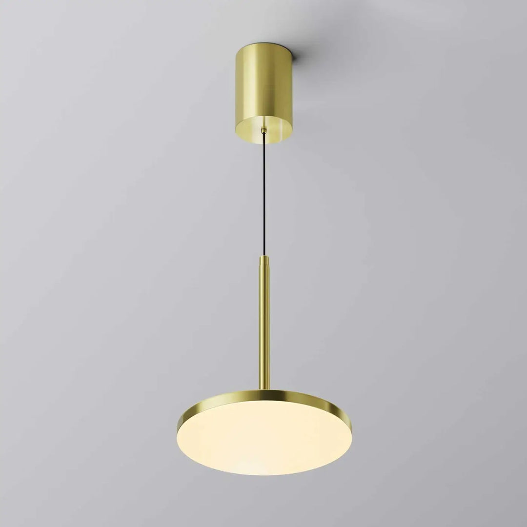 Suspension plato disque vertical en laiton moderne avec abat-jour en verre dépoli pour un éclairage ambiant chaleureux