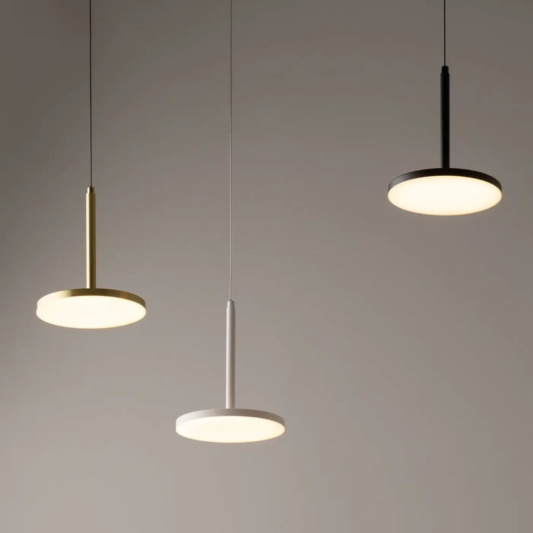 Suspension luminaire plato disque vertical avec trois disques lumineux minimalistes en or blanc et noir