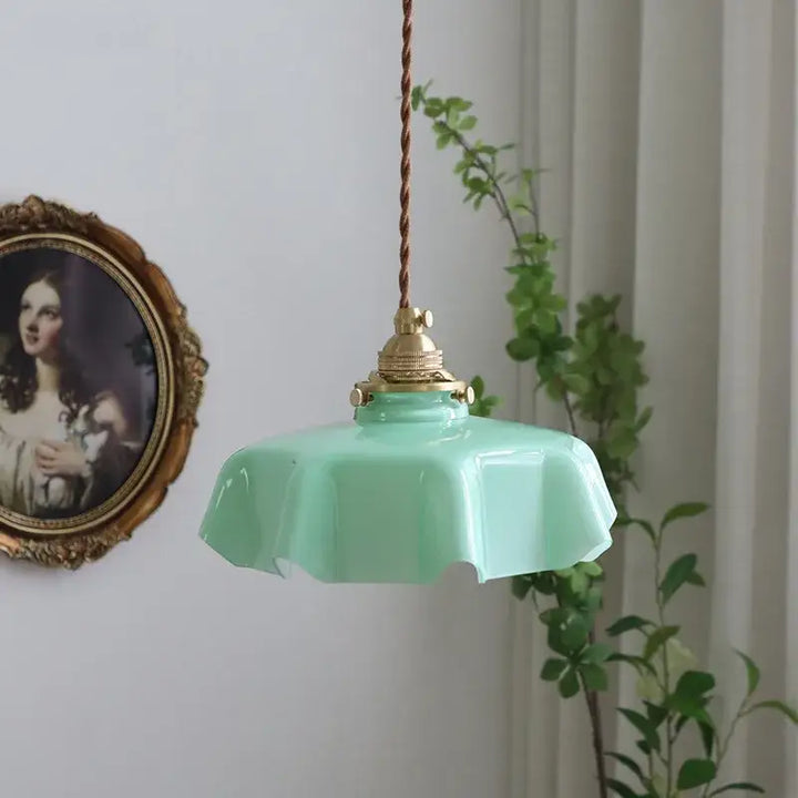Suspension Rétro En Verre Ondulé Rose Et Laiton Vieilli