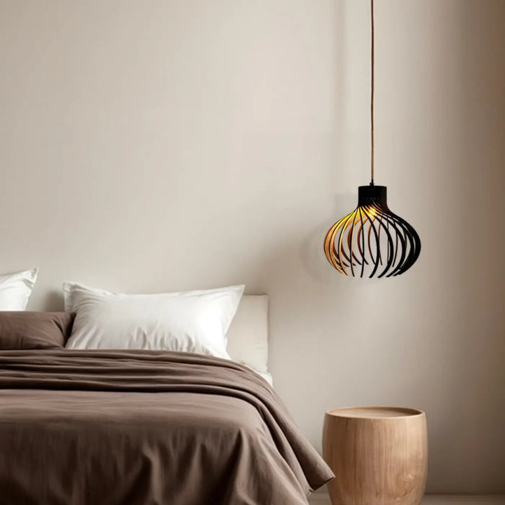 Suspension luminaire rinoz piatoni noir et or en fil métallique avec design moderne et sculptural