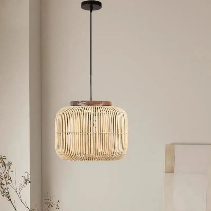 Suspension en rotin naturel cylindrique design bohème