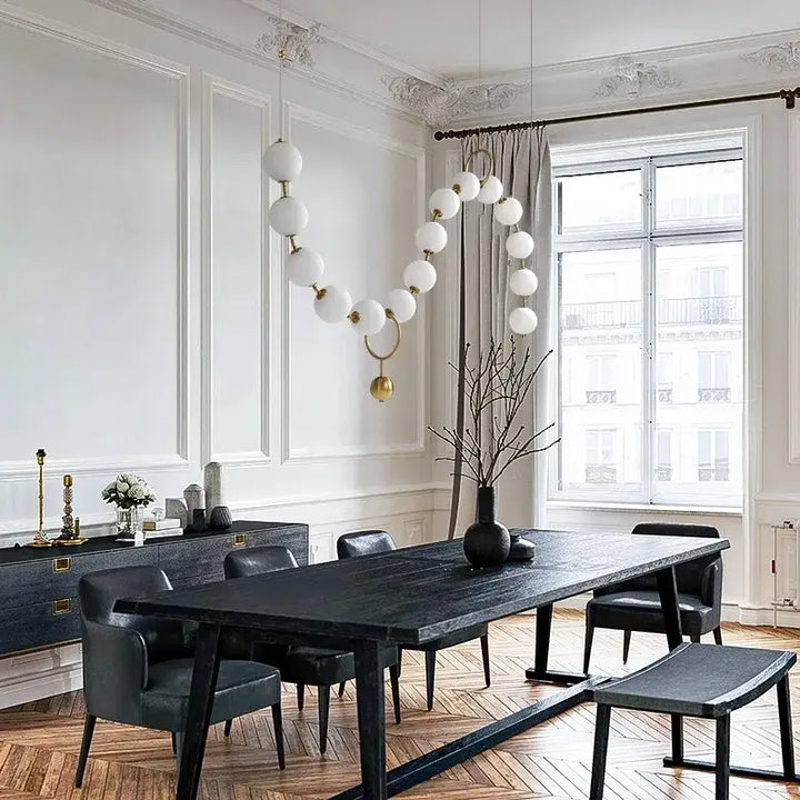 Suspension sculpturale à globes opalins en vague ondulée