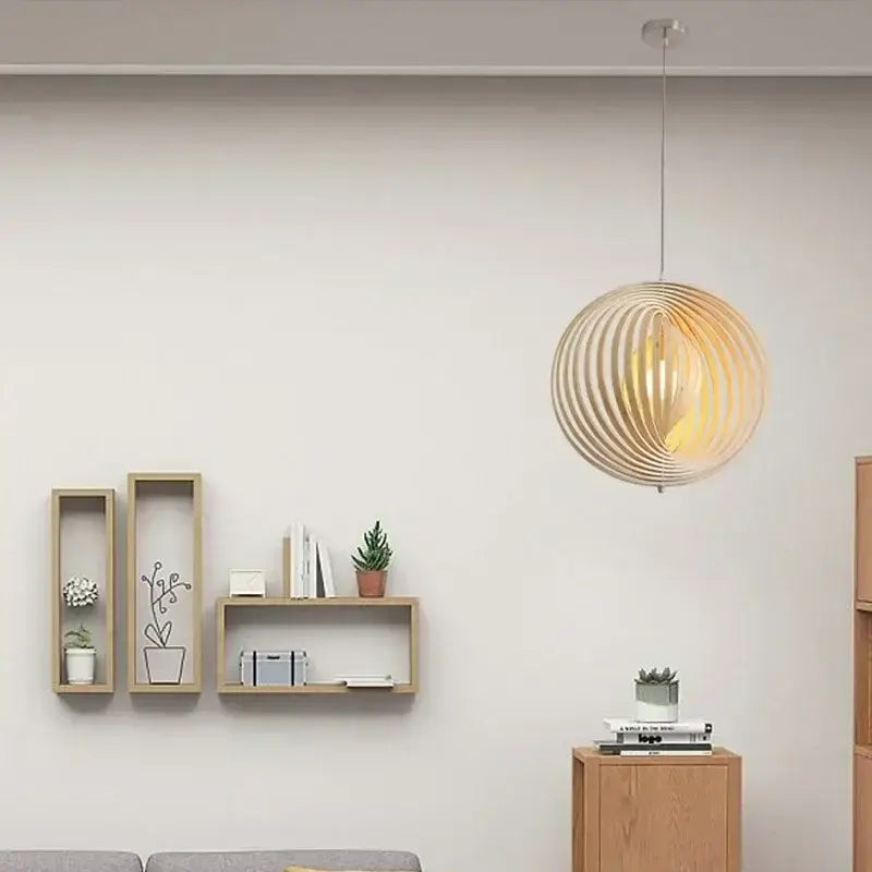 Suspension sphérique en bois ajouré style scandinave moderne

