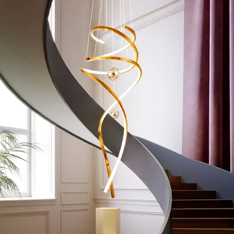 Suspension Spirale LED Dorée Design Pour Plafond Haut