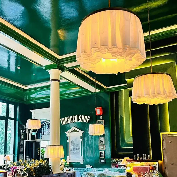 Suspension tissu blanc effet voile ambiance chaleureuse chic