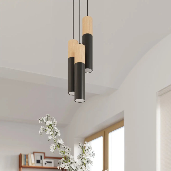 Suspensions Pablo à tubes en acier noir et manchon en bois, vues de près