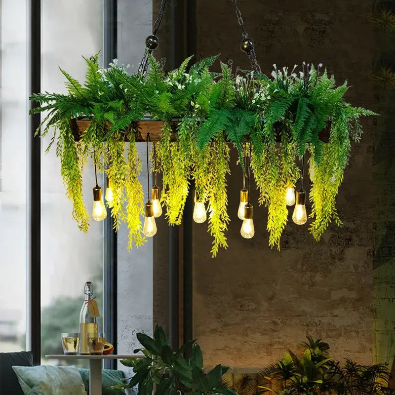 Suspension végétale avec guirlande d’ampoules style naturel cosy

