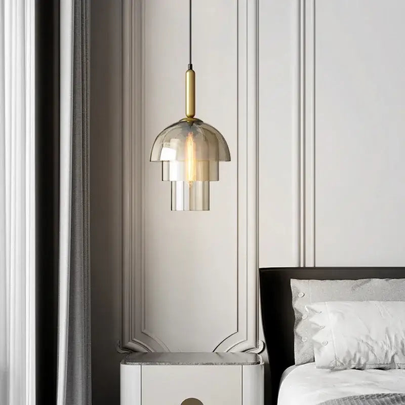 Suspension Verre Fumé et Laiton Design Moderne Art Déco Élégant