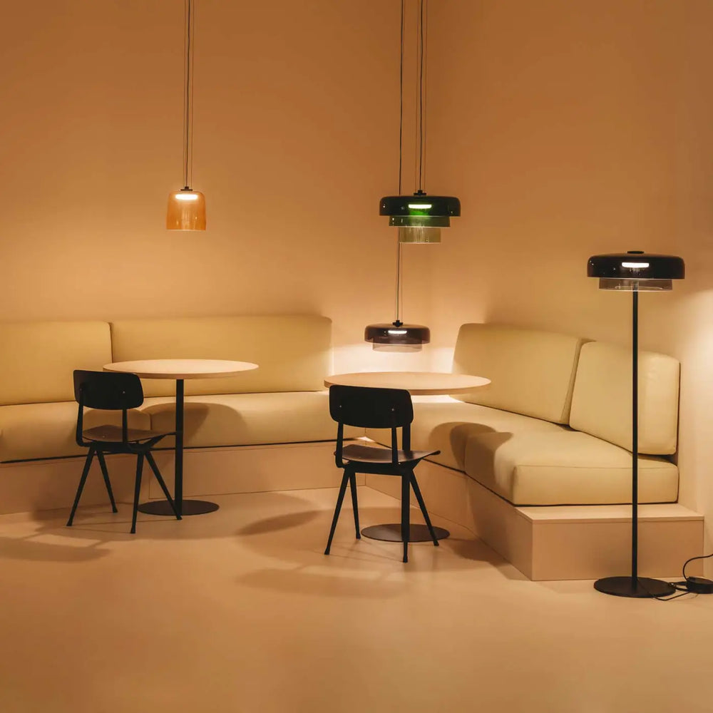 Suspension Levels en verre vert dans un intérieur #couleur_vert