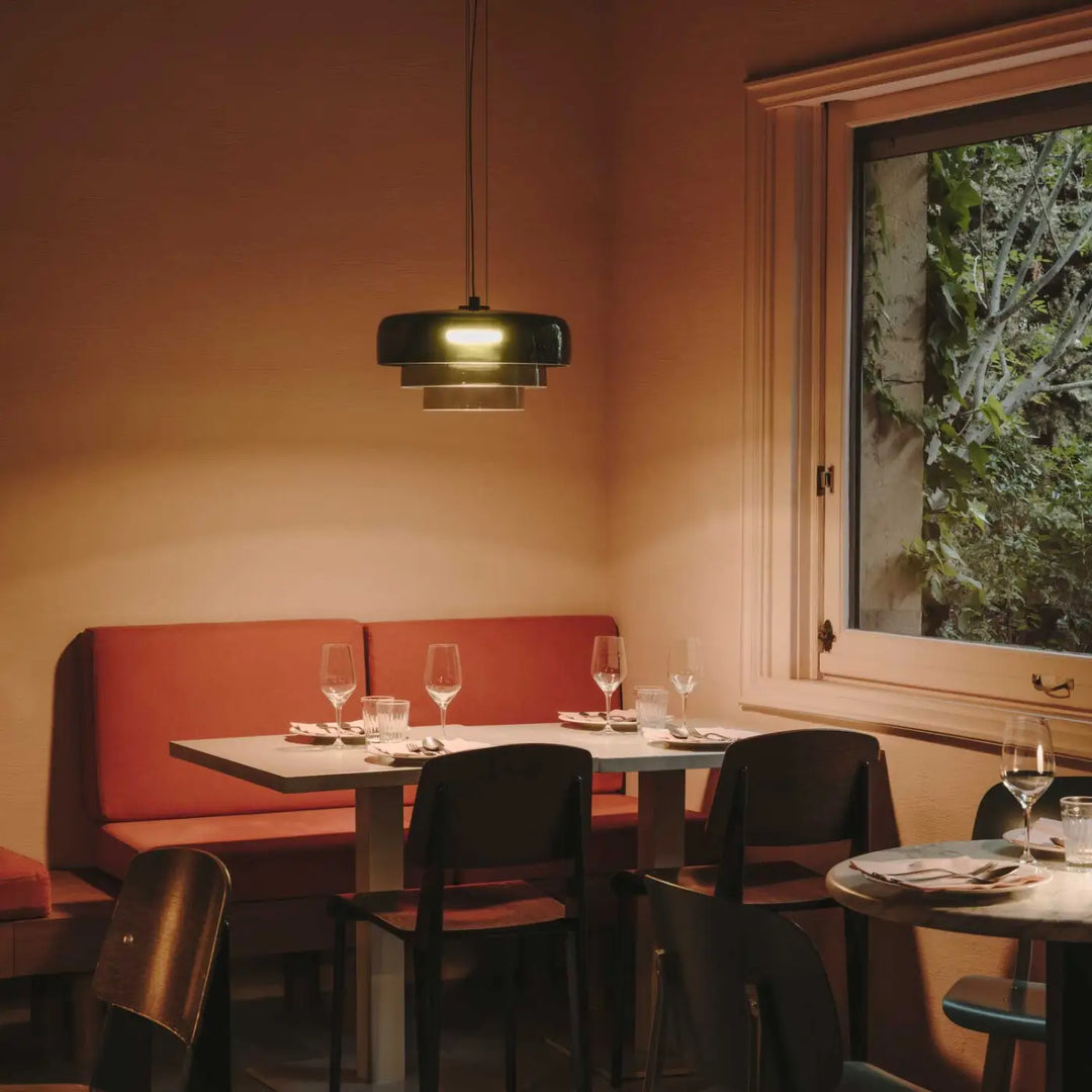 Ambiance avec la suspension Levels 3 en verre vert