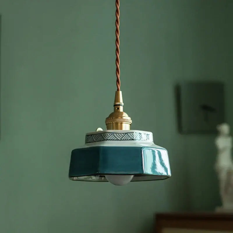 Suspension Vintage Céramique et Laiton Style Rétro Élégant