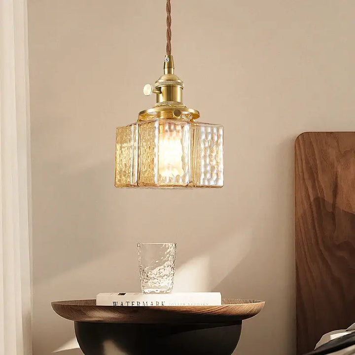 Suspension Vintage En Verre Et Laiton Pour Ambiance Douce


