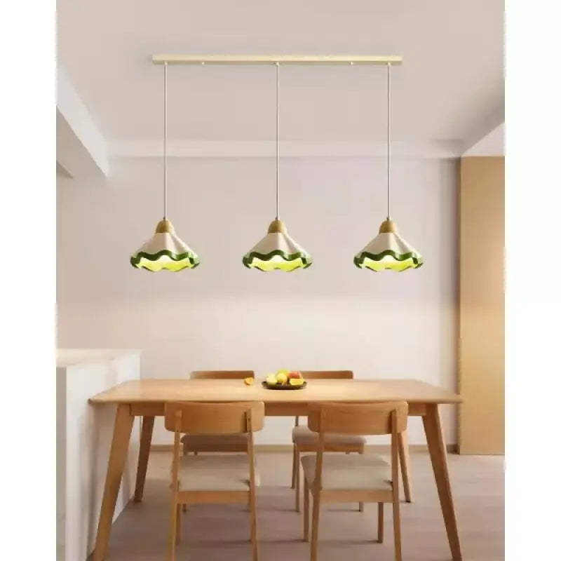 Suspension vintage ondulée style original vert beige chic