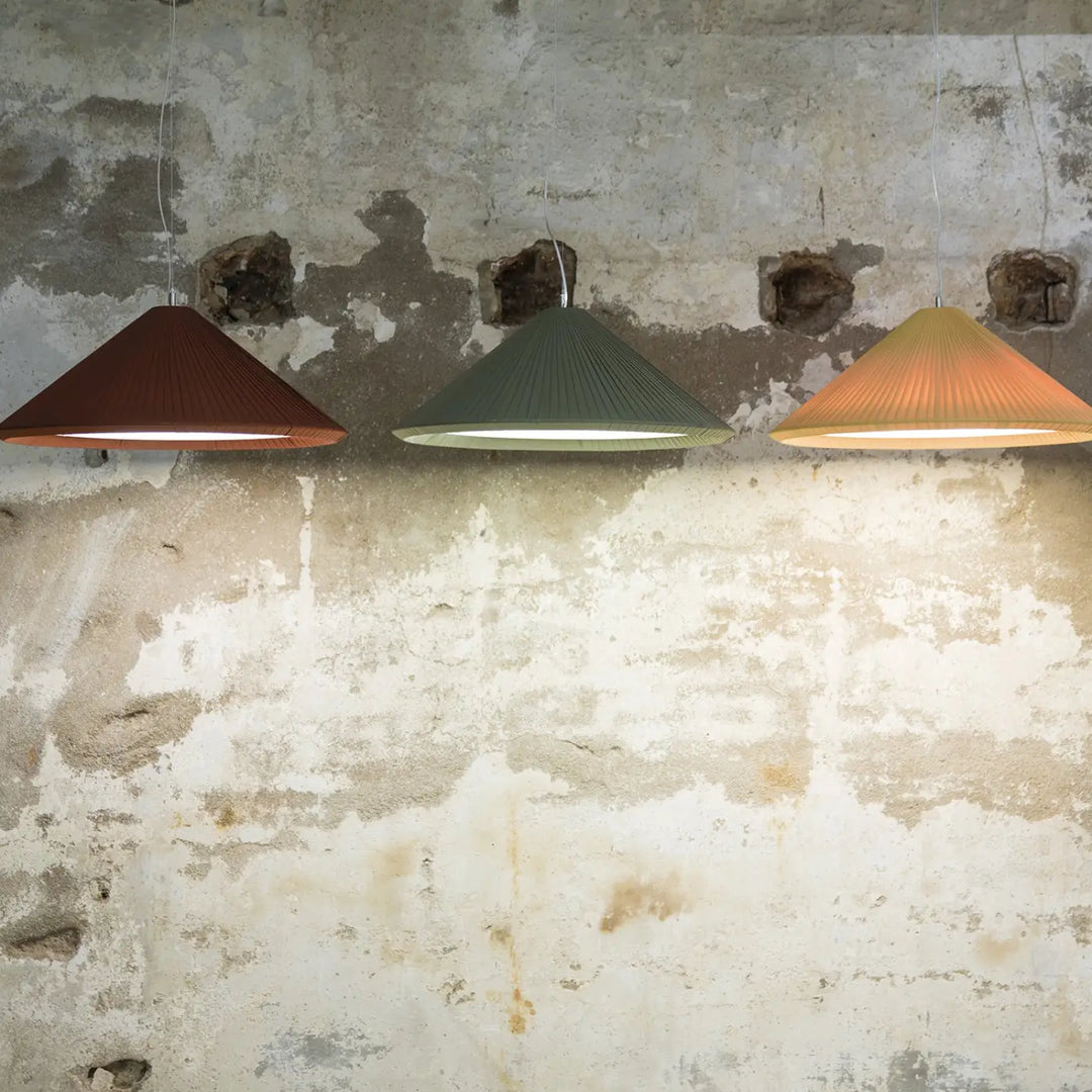 Suspension Saigon In vert olive en situation