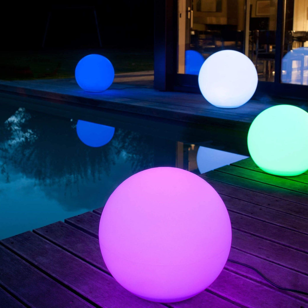    boule-lumineuse-piscine